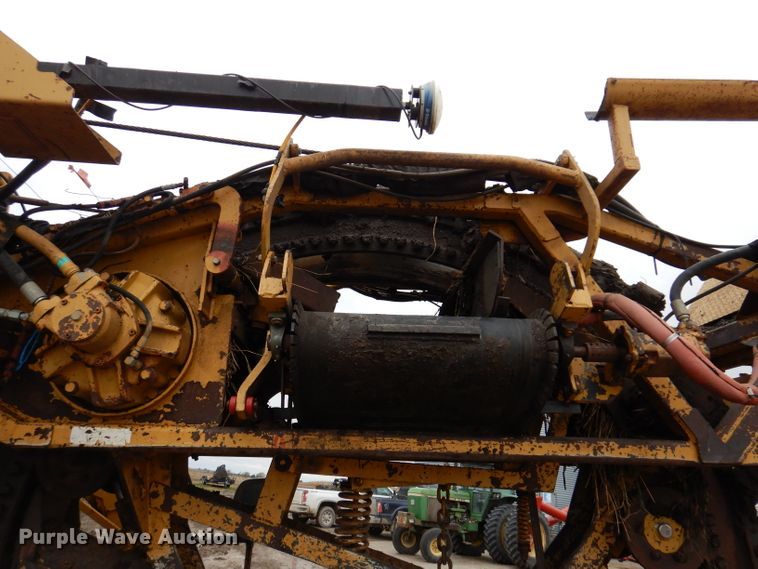 image for item DL5765 2000 Buckeye 6200M  tile plow