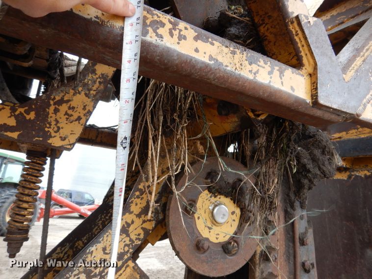 image for item DL5765 2000 Buckeye 6200M  tile plow