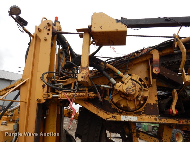 image for item DL5765 2000 Buckeye 6200M  tile plow