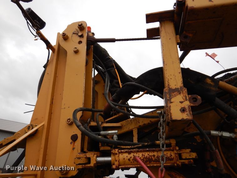 image for item DL5765 2000 Buckeye 6200M  tile plow