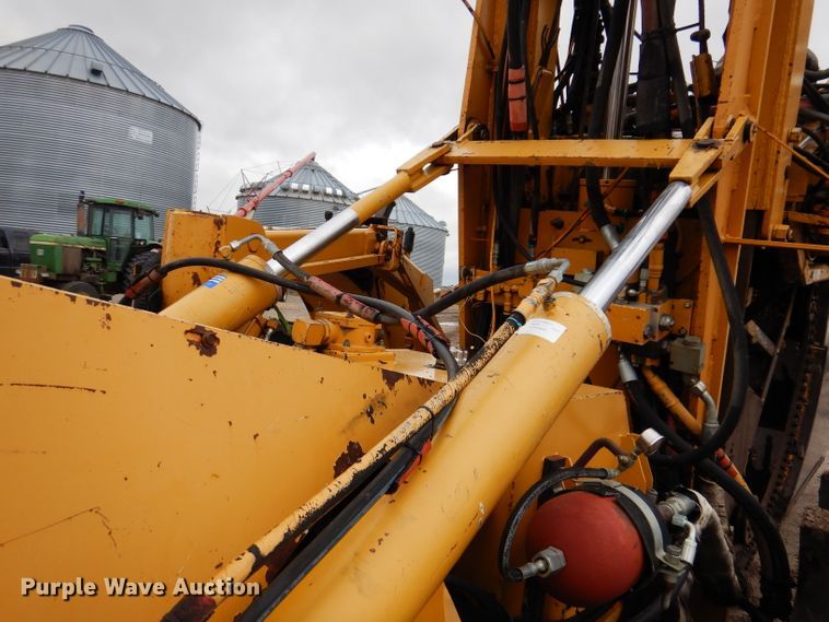 image for item DL5765 2000 Buckeye 6200M  tile plow