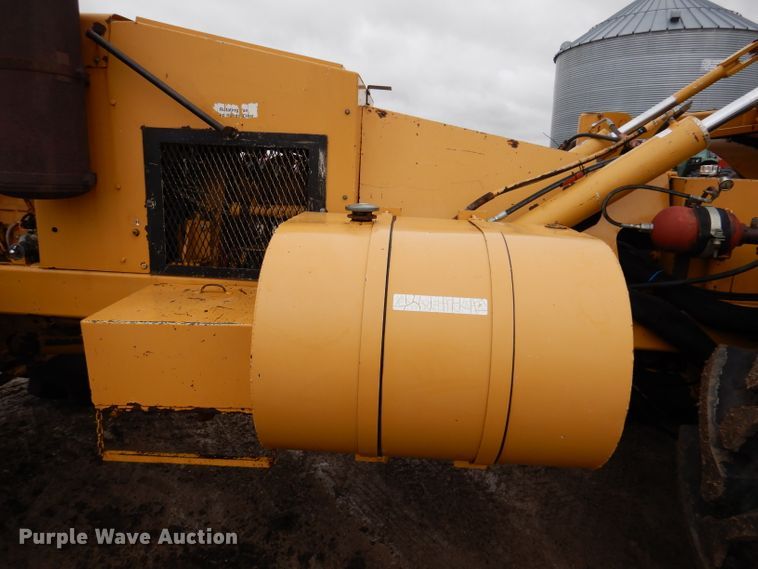 image for item DL5765 2000 Buckeye 6200M  tile plow