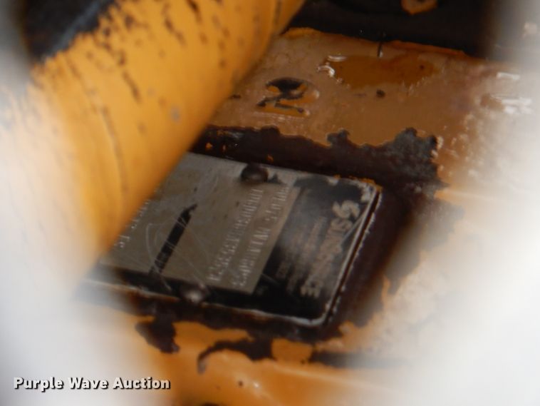 image for item DL5765 2000 Buckeye 6200M  tile plow