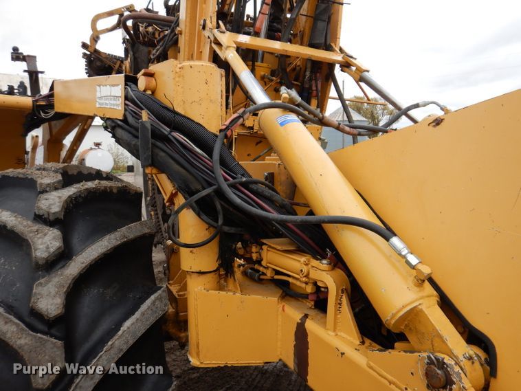 image for item DL5765 2000 Buckeye 6200M  tile plow