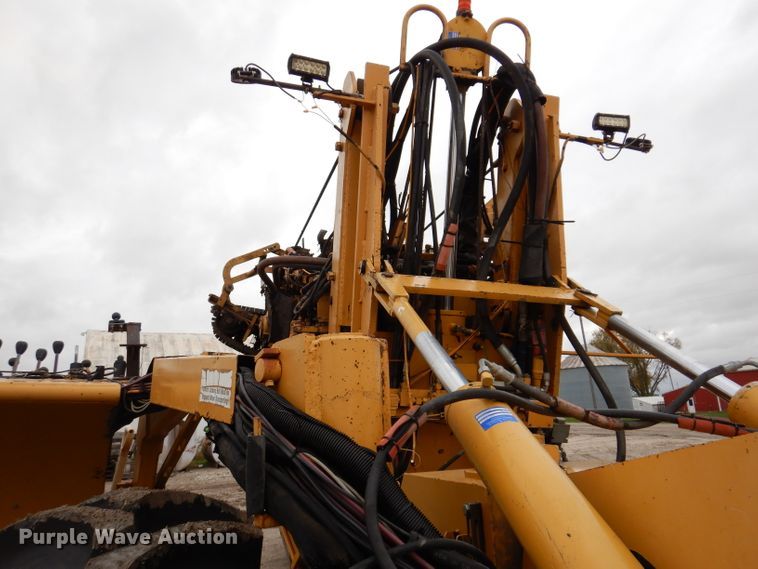 image for item DL5765 2000 Buckeye 6200M  tile plow