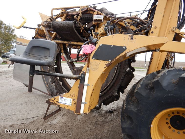 image for item DL5765 2000 Buckeye 6200M  tile plow