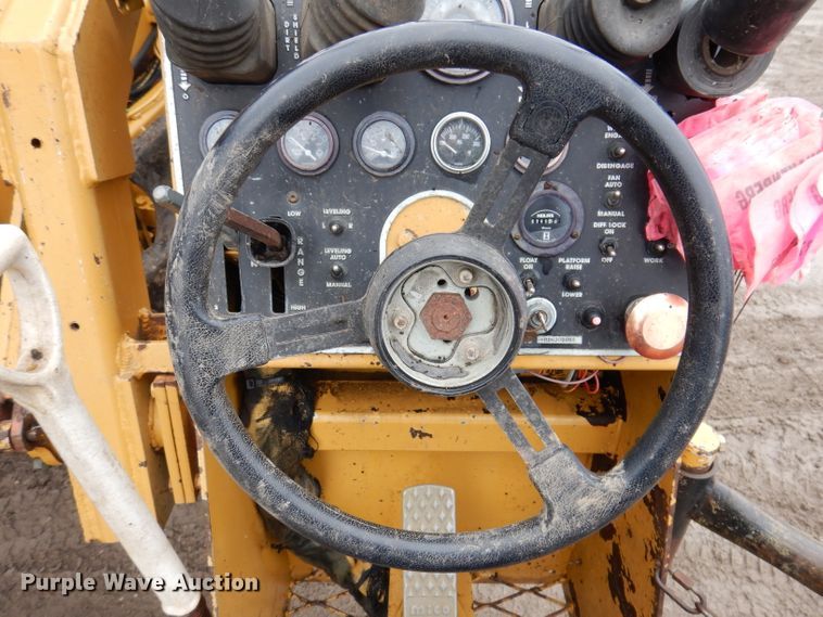 image for item DL5765 2000 Buckeye 6200M  tile plow