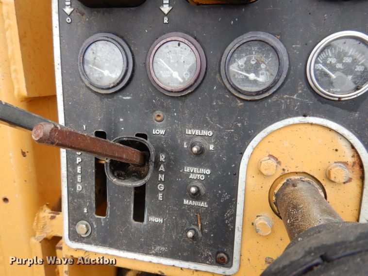 image for item DL5765 2000 Buckeye 6200M  tile plow