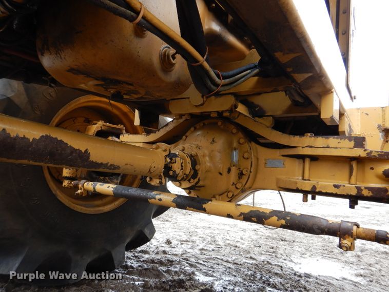 image for item DL5765 2000 Buckeye 6200M  tile plow