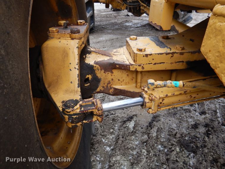 image for item DL5765 2000 Buckeye 6200M  tile plow