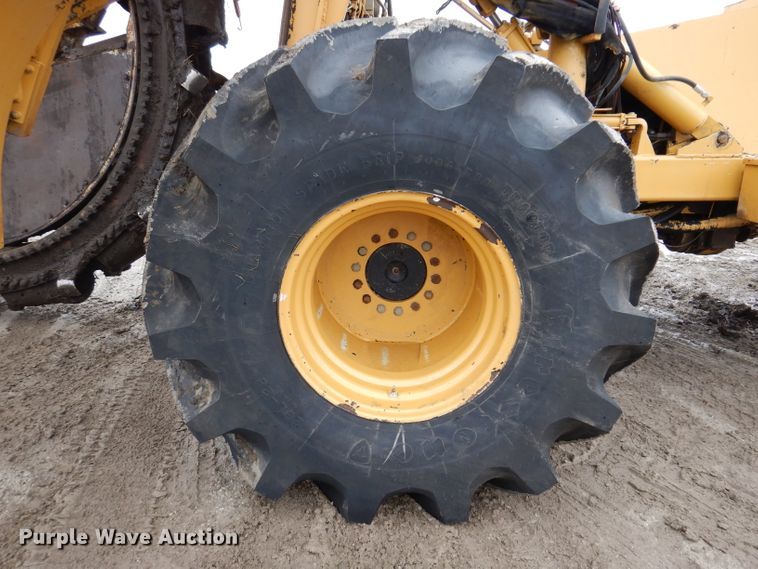 image for item DL5765 2000 Buckeye 6200M  tile plow