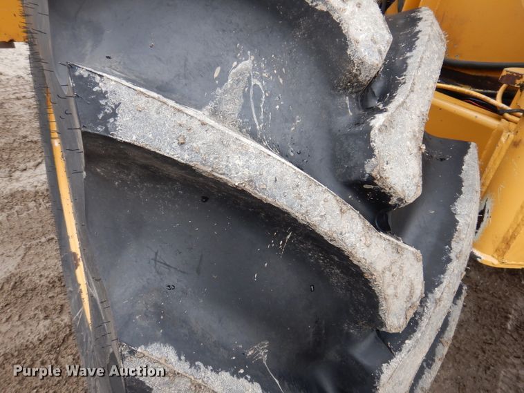 image for item DL5765 2000 Buckeye 6200M  tile plow