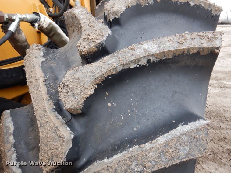 image for item DL5765 2000 Buckeye 6200M  tile plow