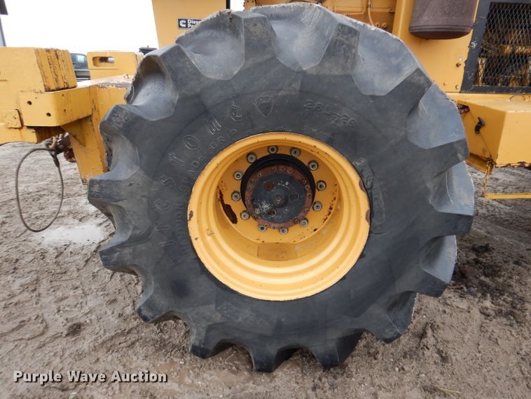 image for item DL5765 2000 Buckeye 6200M  tile plow