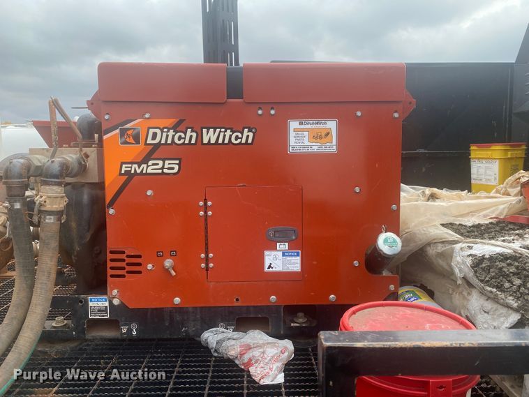 image for item DL6167 2012 Peterbilt 388  flatbed truck with mud mixer