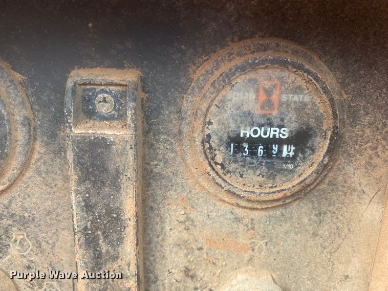 image for item DL6167 2012 Peterbilt 388  flatbed truck with mud mixer