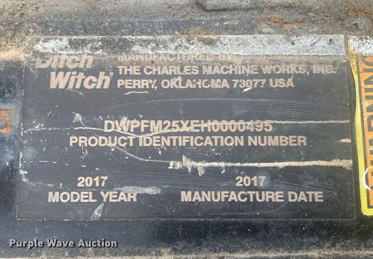 image for item DL6167 2012 Peterbilt 388  flatbed truck with mud mixer