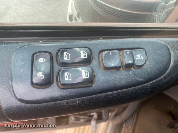 image for item DL6167 2012 Peterbilt 388  flatbed truck with mud mixer