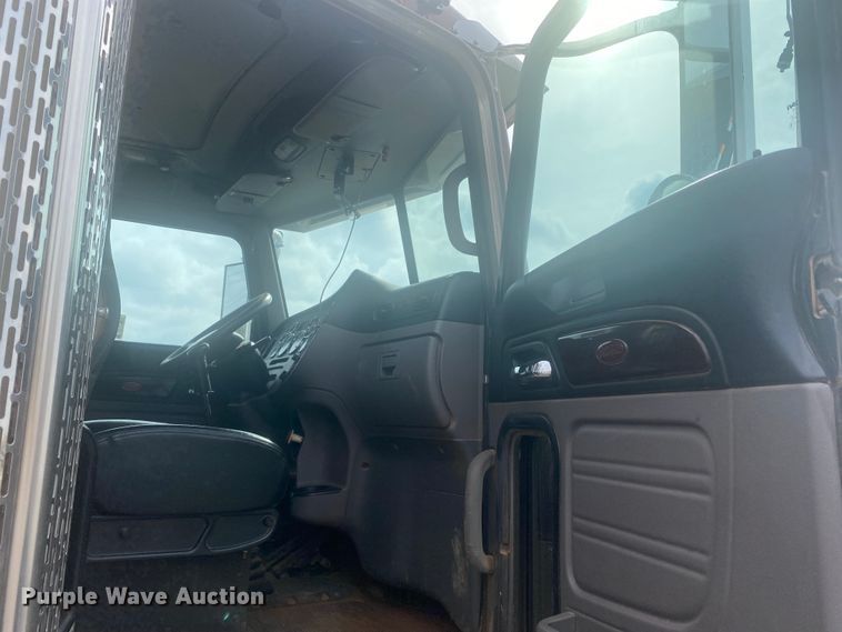 image for item DL6167 2012 Peterbilt 388  flatbed truck with mud mixer