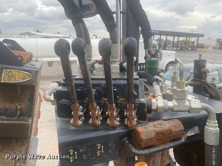 image for item DL6168 2014 Ditch Witch JT60  directional boring unit