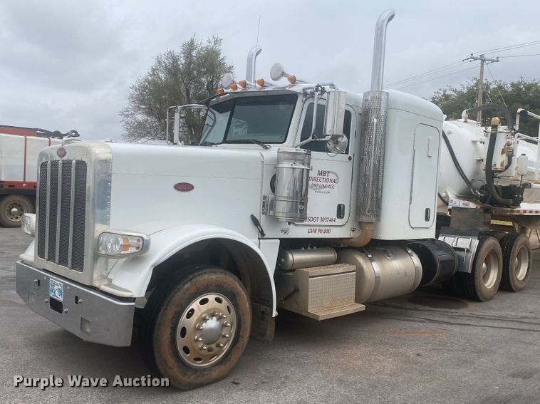 image for item DL6169 2013 Peterbilt 388  semi truck