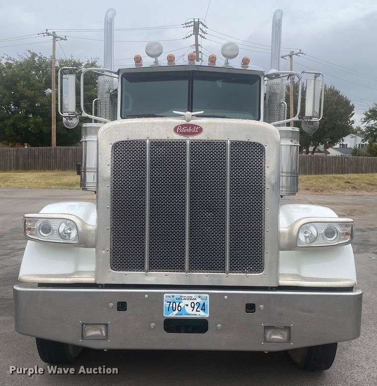 image for item DL6169 2013 Peterbilt 388  semi truck