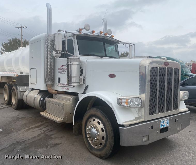 image for item DL6169 2013 Peterbilt 388  semi truck
