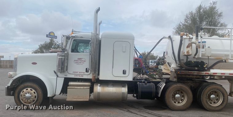 image for item DL6169 2013 Peterbilt 388  semi truck