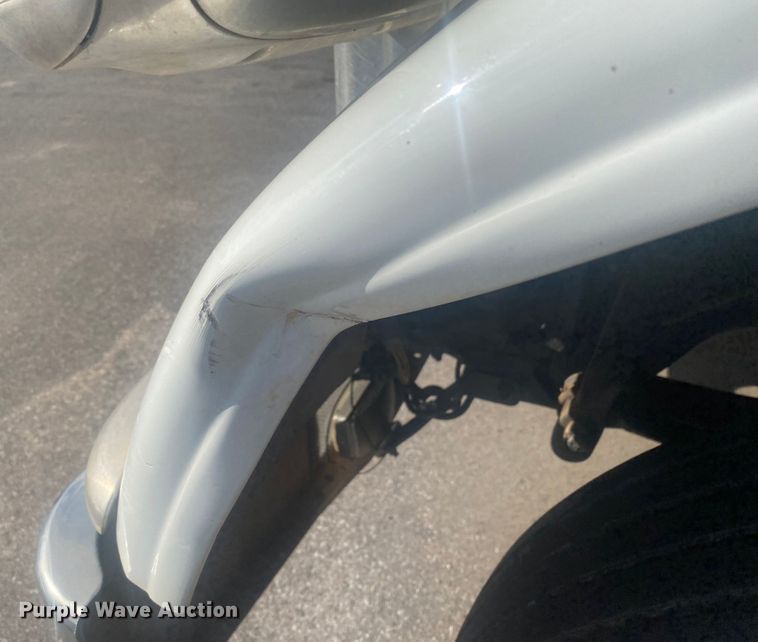 image for item DL6169 2013 Peterbilt 388  semi truck