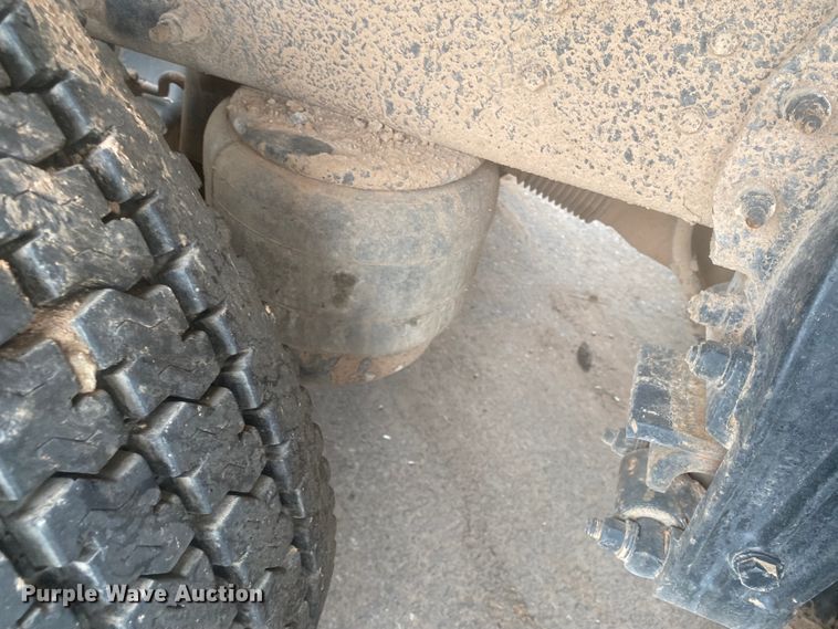 image for item DL6169 2013 Peterbilt 388  semi truck