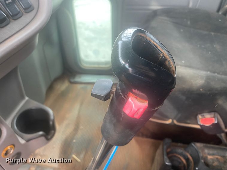 image for item DL6169 2013 Peterbilt 388  semi truck