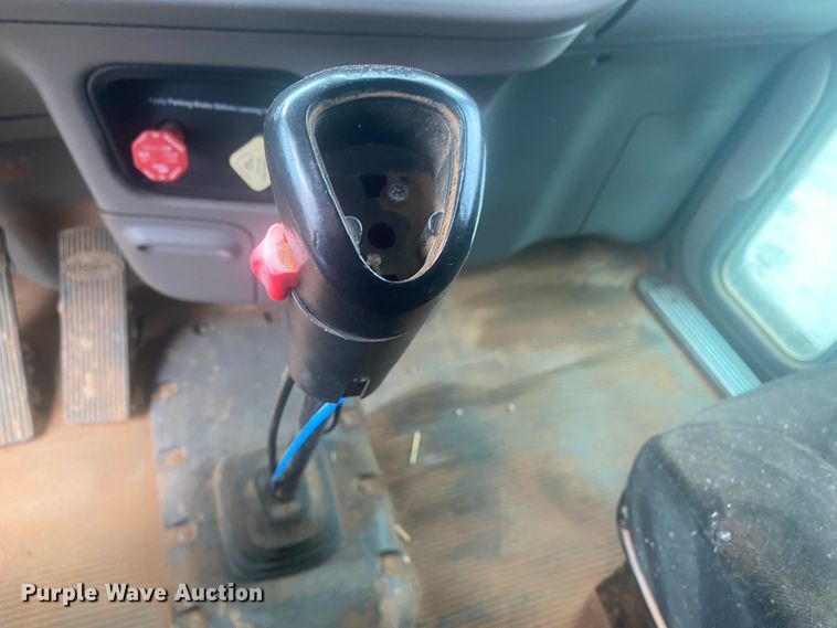 image for item DL6169 2013 Peterbilt 388  semi truck