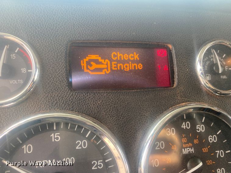 image for item DL6169 2013 Peterbilt 388  semi truck