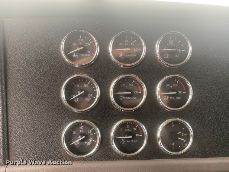 image for item DL6169 2013 Peterbilt 388  semi truck