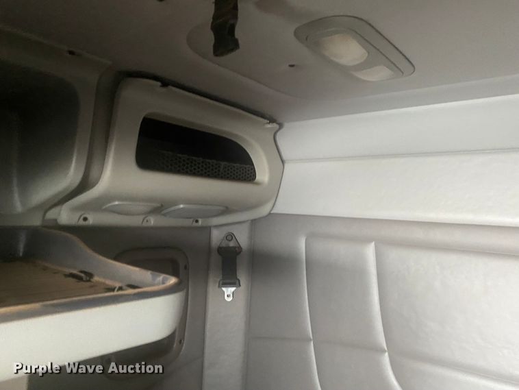 image for item DL6169 2013 Peterbilt 388  semi truck