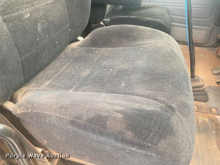 image for item DL6169 2013 Peterbilt 388  semi truck