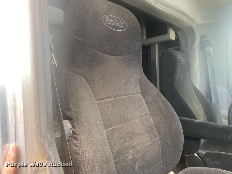 image for item DL6169 2013 Peterbilt 388  semi truck