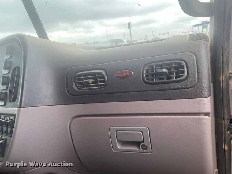 image for item DL6169 2013 Peterbilt 388  semi truck