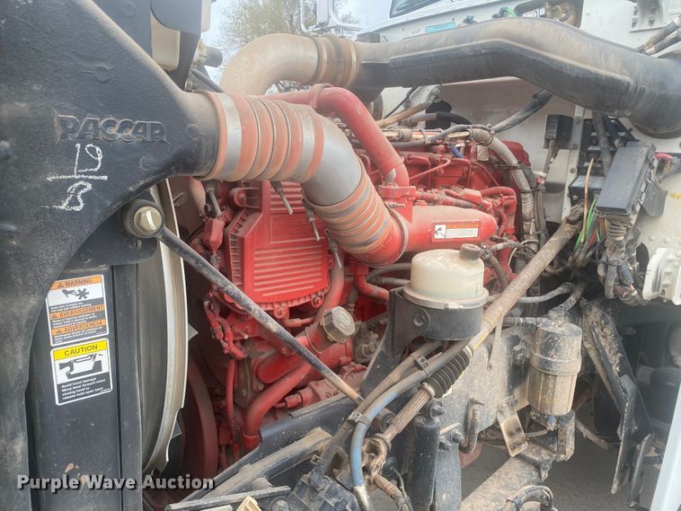 image for item DL6169 2013 Peterbilt 388  semi truck