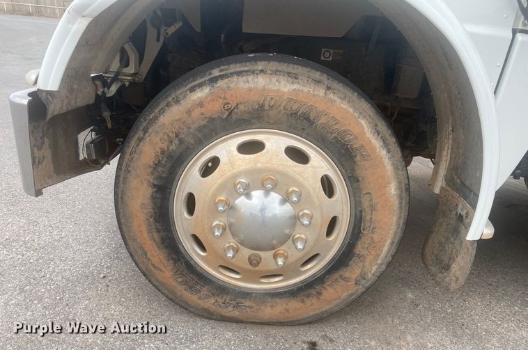 image for item DL6169 2013 Peterbilt 388  semi truck