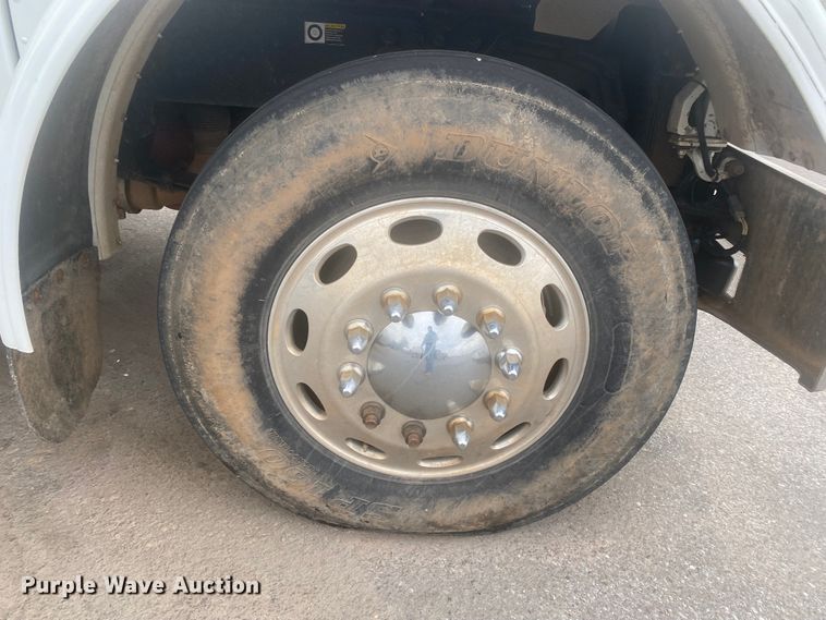 image for item DL6169 2013 Peterbilt 388  semi truck