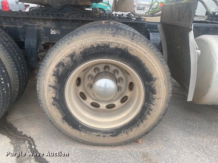 image for item DL6169 2013 Peterbilt 388  semi truck