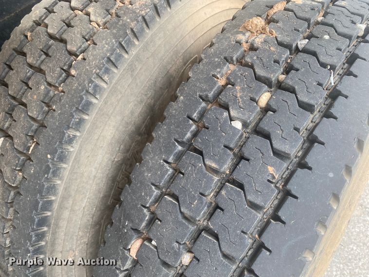 image for item DL6169 2013 Peterbilt 388  semi truck