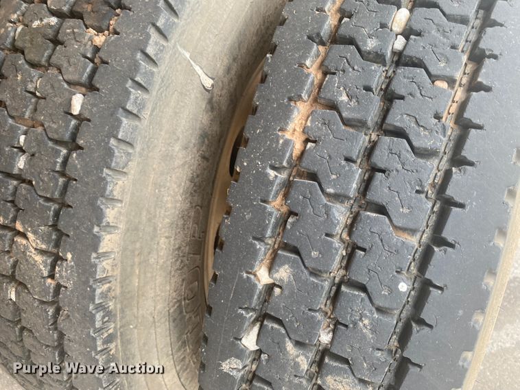 image for item DL6169 2013 Peterbilt 388  semi truck