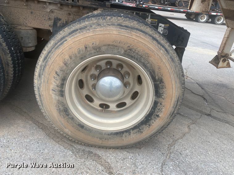 image for item DL6169 2013 Peterbilt 388  semi truck