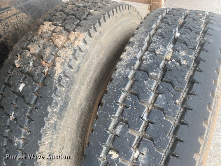 image for item DL6169 2013 Peterbilt 388  semi truck