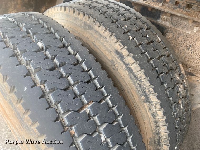 image for item DL6169 2013 Peterbilt 388  semi truck