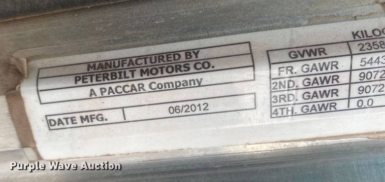 image for item DL6169 2013 Peterbilt 388  semi truck