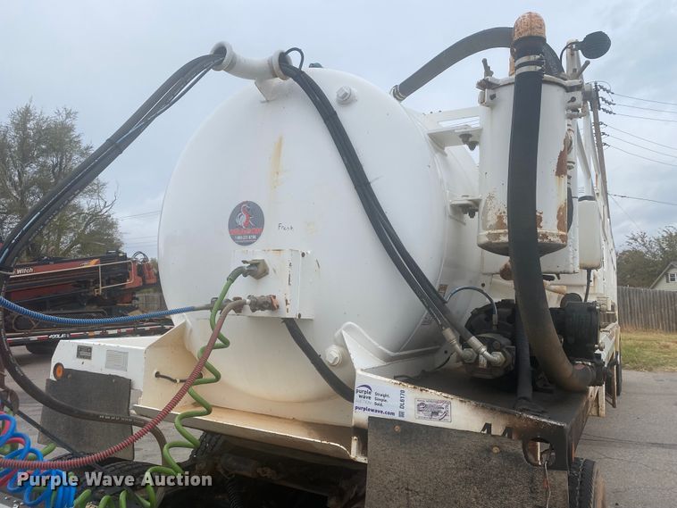 image for item DL6170 2011 Dragon  vacuum trailer