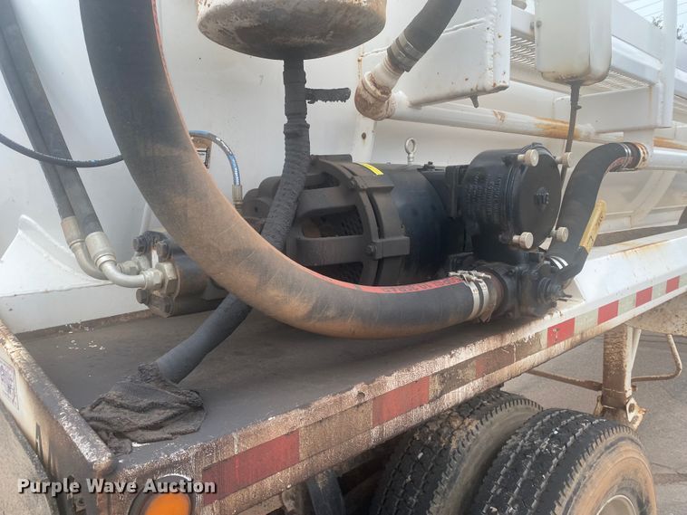 image for item DL6170 2011 Dragon  vacuum trailer